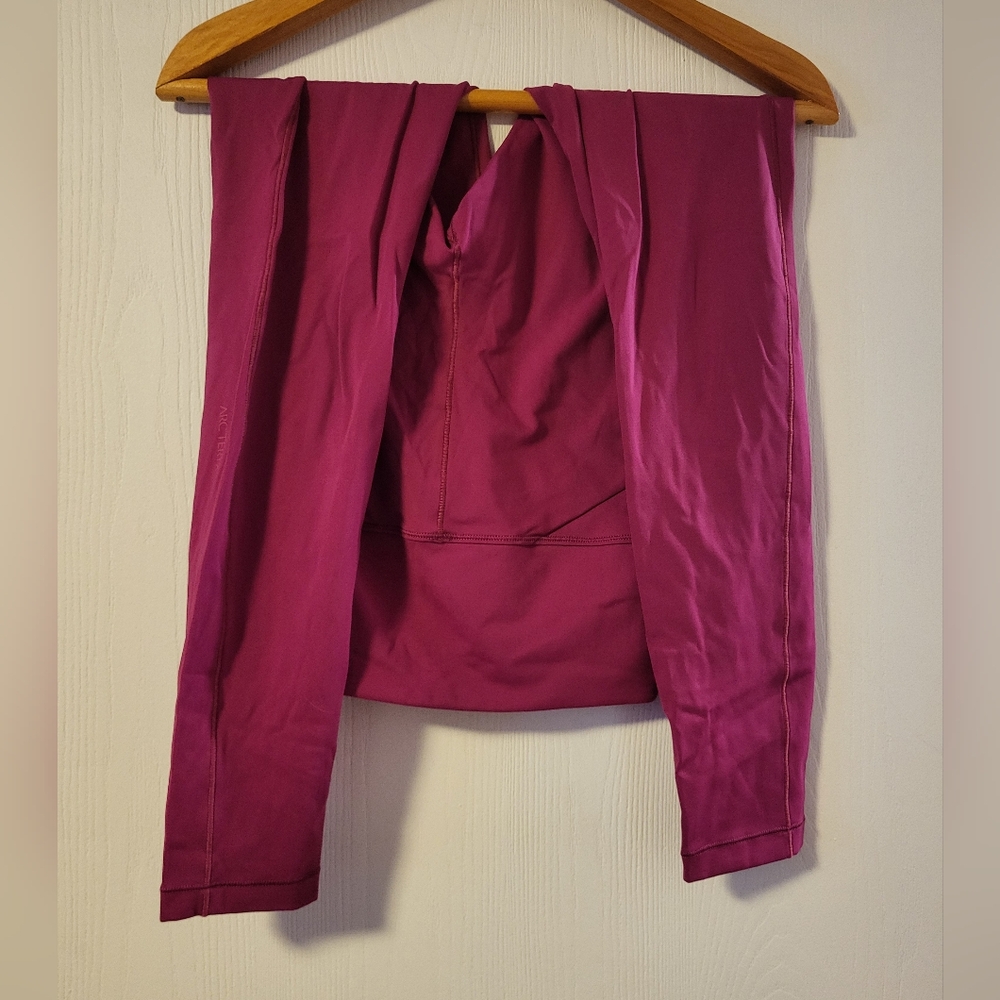 Arc'teryx essent leggings dark fuschia
